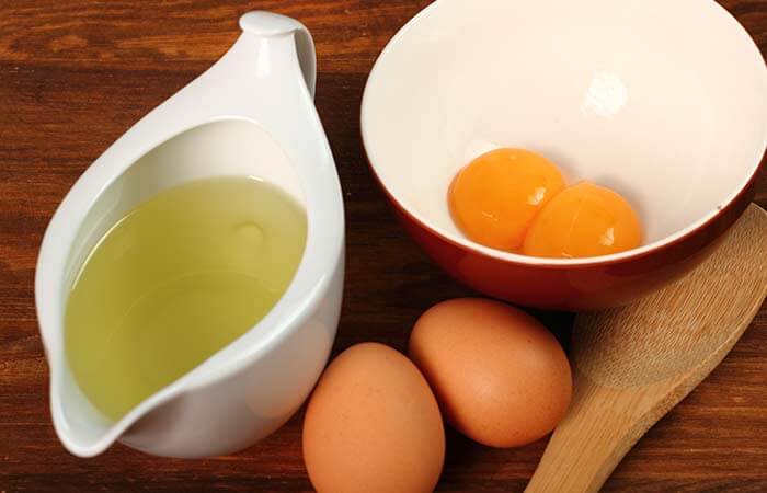 18. Egg Yolk Olive Oil And Vitamin E Mask
